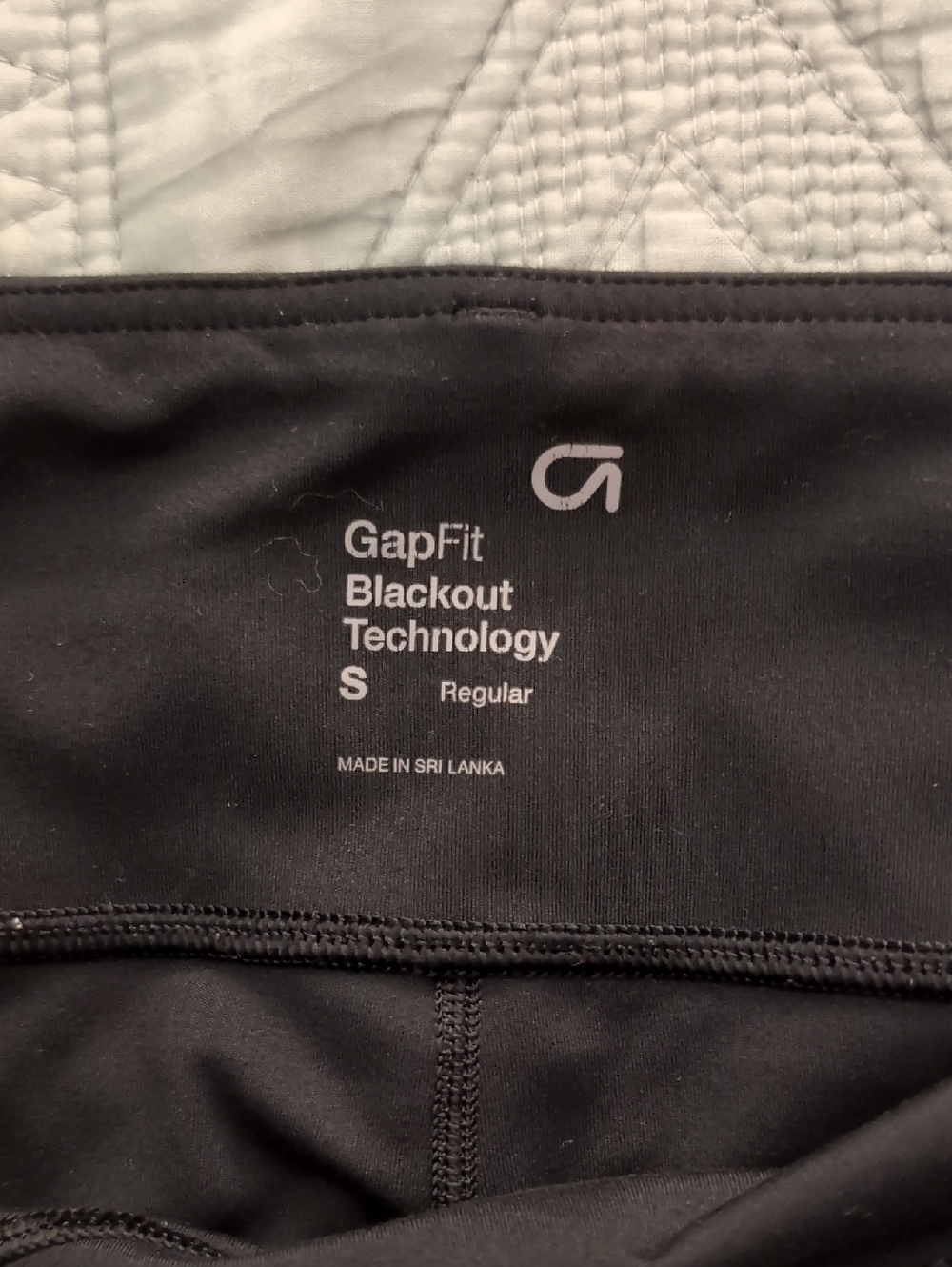 Gap GapFit High Rise Blackout Bike Shorts Pocket Shorts Size Small - Picture 4 of 9